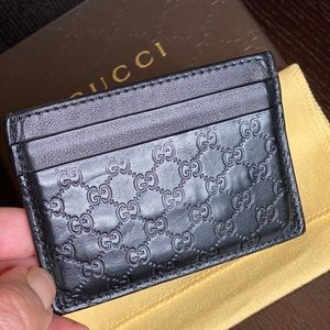 Sale! GUCCI SIGNATURE CARD CASE 😍